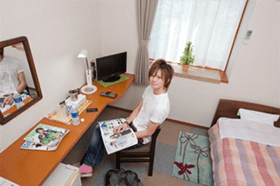 格安で便利な「校内宿舎」
