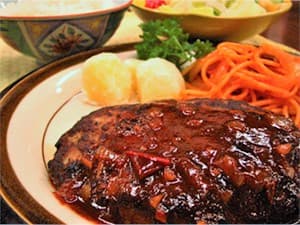 食事の美味しさ、ボリュームも好評です　イメージ